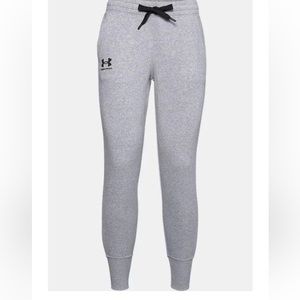 Grey Woman’s Under Armour sweatpants joggers